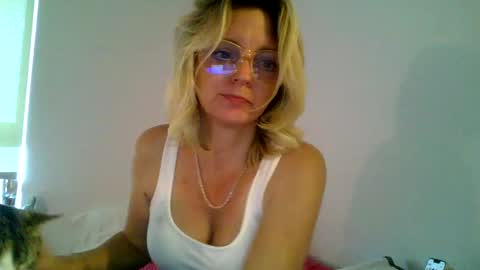 _ava__may_ online show from September 17, 7:37 pm