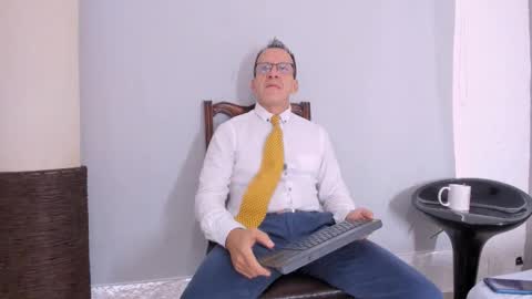 _axelking_ online show from November 25, 11:43 am