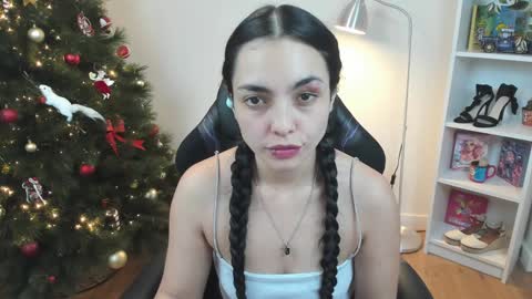 Bella Evans online show from December 15, 11:55 am