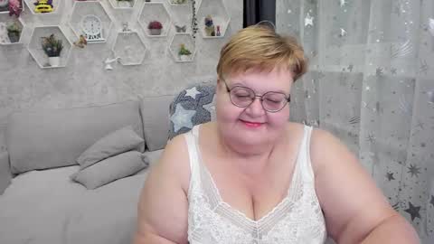 Snapshot of _big_beautiful_love_ chatting on December 29, 8:26 pm Louise ONLY IN PVT Masturbation with dildo and cum Naked Show and play with pussy Blow job Hand job ONLY IN PVT online show from December 29, 8:26 pm