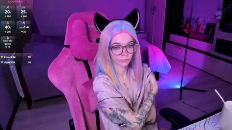 Snapshot of _black_fox__ chatting on October 18, 11:05 pm Olivia Subscribe to my Fansly - online show from October 18, 11:05 pm