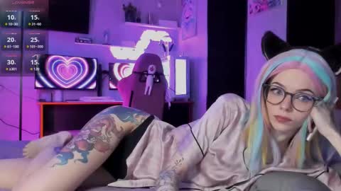 Snapshot of _black_fox__ chatting on October 23, 1:05 am Olivia Subscribe to my Fansly - online show from October 23, 1:05 am