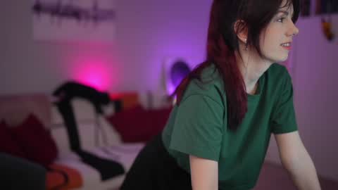 Snapshot of _blackbee_ chatting on March 16, 8:18 am Lili online show from March 16, 8:18 am