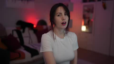 Snapshot of _blackbee_ chatting on April 4, 8:12 am Lili online show from April 4, 8:12 am