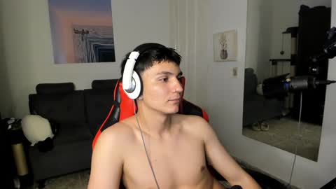 Snapshot of _blakee chatting on December 16, 8:41 am B L A K E online show from December 16, 8:41 am