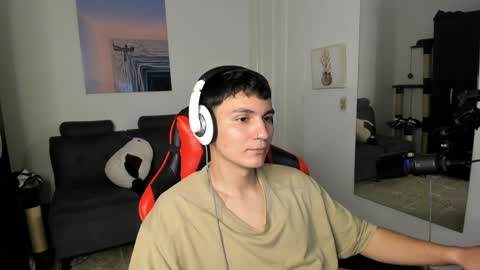 Snapshot of _blakee chatting on December 17, 7:07 am B L A K E online show from December 17, 7:07 am