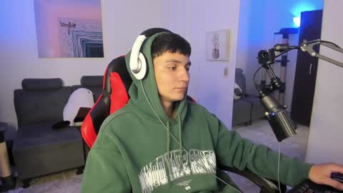 Snapshot of _blakee chatting on January 1, 6:05 am B L A K E online show from January 1, 6:05 am