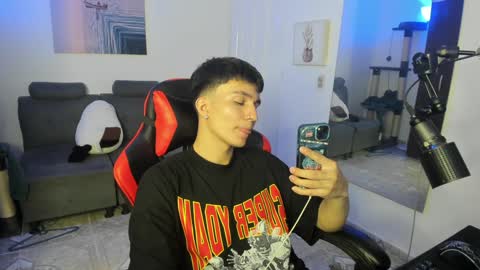 Snapshot of _blakee chatting on January 9, 5:23 am B L A K E online show from January 9, 5:23 am