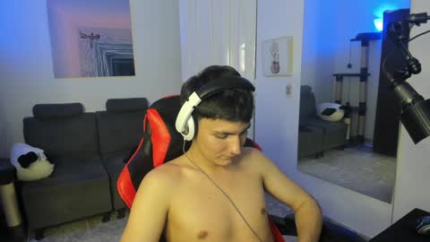 Snapshot of _blakee chatting on January 12, 6:06 am B L A K E online show from January 12, 6:06 am