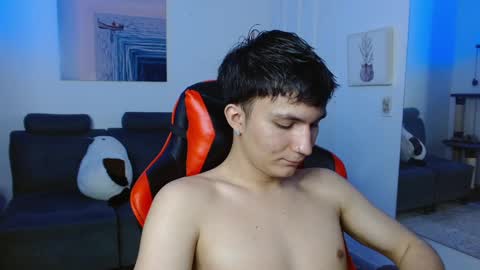 Snapshot of _blakee chatting on February 3, 10:32 pm B L A K E online show from February 3, 10:32 pm