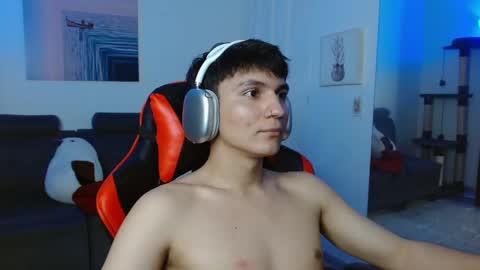 Snapshot of _blakee chatting on February 4, 7:07 am B L A K E online show from February 4, 7:07 am