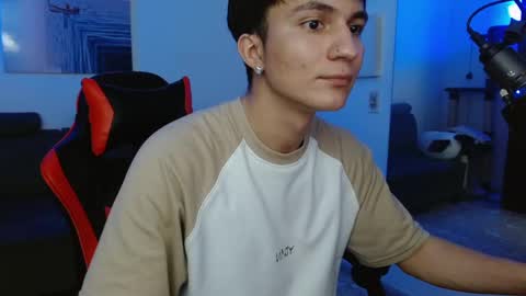 Snapshot of _blakee chatting on February 10, 8:20 am B L A K E online show from February 10, 8:20 am