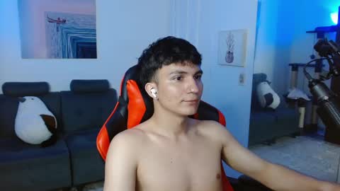 Snapshot of _blakee chatting on March 1, 7:41 am B L A K E online show from March 1, 7:41 am