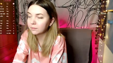 Elizabeth online show from March 29, 8:53 pm