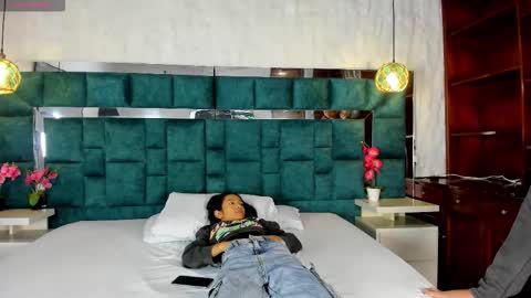 _bonnyandclyde online show from February 27, 12:38 pm