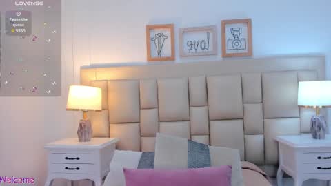 Brenda  online show from January 16, 11:37 am