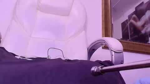 Snapshot of _britanyy_ chatting on February 19, 3:06 am Britany online show from February 19, 3:06 am