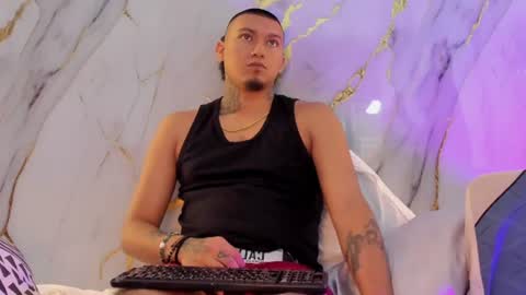 Snapshot of _cannabitch chatting on June 23, 1:53 pm Shatta Sara online show from June 23, 1:53 pm