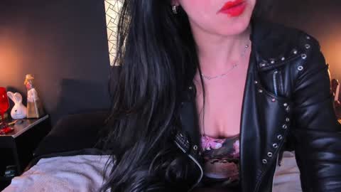 Carolina  online show from December 23, 6:16 pm