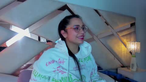 Snapshot of _carolinee_sweet chatting on December 19, 10:13 am Caroline Sweet online show from December 19, 10:13 am