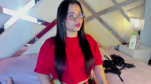 Snapshot of _carolinee_sweet chatting on December 29, 2:38 am Caroline Sweet online show from December 29, 2:38 am