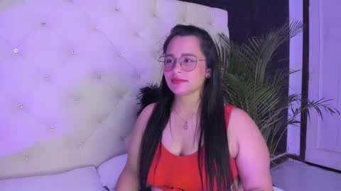 Snapshot of _carolinee_sweet chatting on January 8, 9:21 am Caroline Sweet online show from January 8, 9:21 am