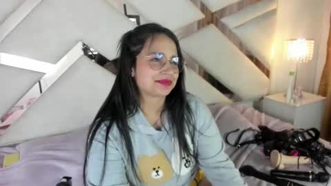 Snapshot of _carolinee_sweet chatting on January 25, 9:57 am Caroline Sweet online show from January 25, 9:57 am
