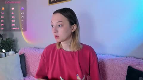 Snapshot of _ccrystaa_ chatting on November 9, 6:44 am Christina Chris online show from November 9, 6:44 am