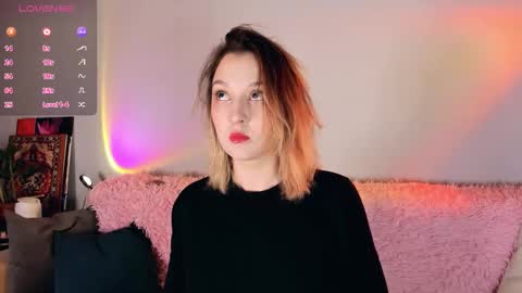 Snapshot of _ccrystaa_ chatting on December 1, 5:34 am Christina Chris online show from December 1, 5:34 am