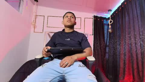 Cesar  online show from April 7, 1:33 pm