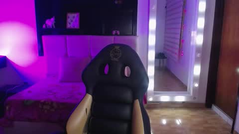 _charlotte_collins_ online show from February 21, 3:13 pm