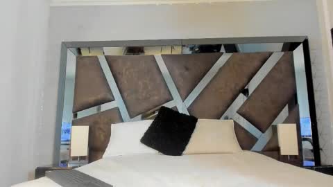 Charlotte online show from February 4, 9:42 pm