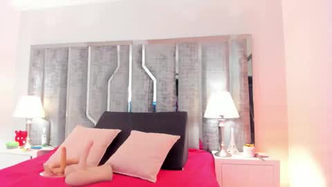 _ciara_benet_ online show from March 18, 12:41 pm