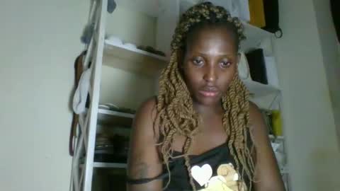 clara online show from May 7, 7:47 am