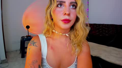 Snapshot of _cloe_1 chatting on January 7, 12:55 am Chloe online show from January 7, 12:55 am