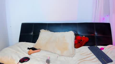 Snapshot of _cloe_1 chatting on January 29, 11:25 pm Chloe online show from January 29, 11:25 pm