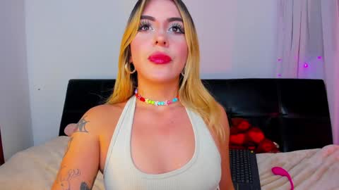 Snapshot of _cloe_1 chatting on February 4, 1:56 am Chloe online show from February 4, 1:56 am