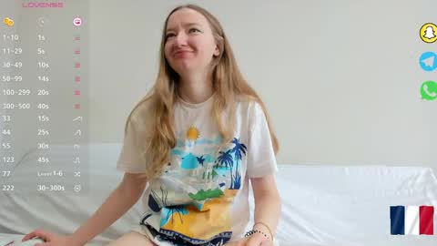 Sophie online show from April 28, 7:46 am