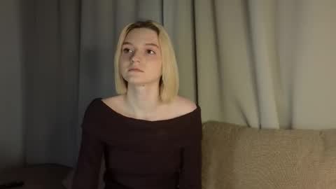 Snapshot of _cozyrose chatting on January 16, 4:00 pm Stacy online show from January 16, 4:00 pm