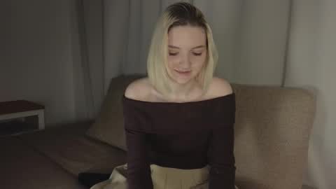 Snapshot of _cozyrose chatting on February 3, 6:35 pm Stacy online show from February 3, 6:35 pm