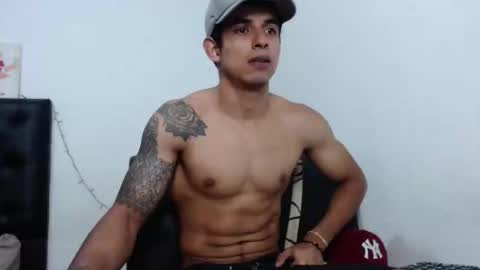 Snapshot of _crissgex_ chatting on March 4, 11:00 pm crissgex online show from March 4, 11:00 pm