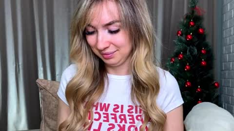 _crystal_moon_1 online show from December 18, 9:21 pm