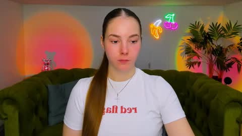 Snapshot of _cuddle_bug_ chatting on November 14, 1:32 pm Erika online show from November 14, 1:32 pm