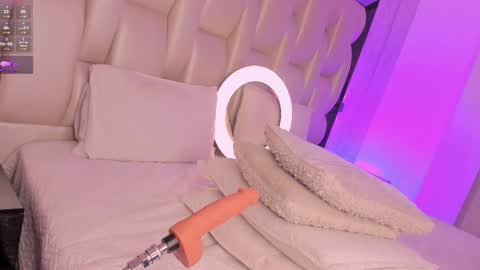     online show from March 9, 8:35 pm