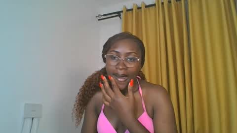 Snapshot of _cutestephanie chatting on October 8, 3:53 pm STEPH online show from October 8, 3:53 pm