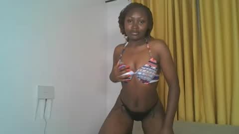 Snapshot of _cutestephanie chatting on October 13, 2:44 am STEPH online show from October 13, 2:44 am