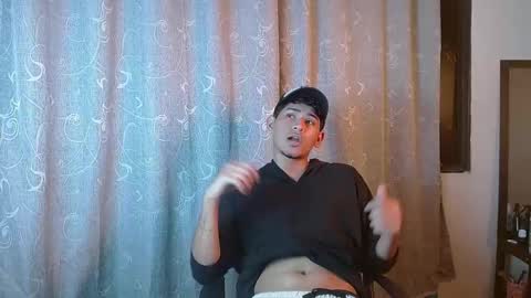 Snapshot of _daphne_gray chatting on October 17, 2:04 am _daphne_gray online show from October 17, 2:04 am