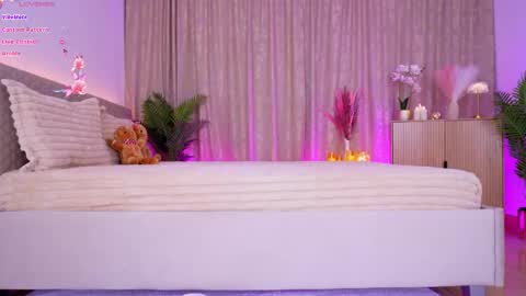 Just Dia online show from January 12, 7:19 pm