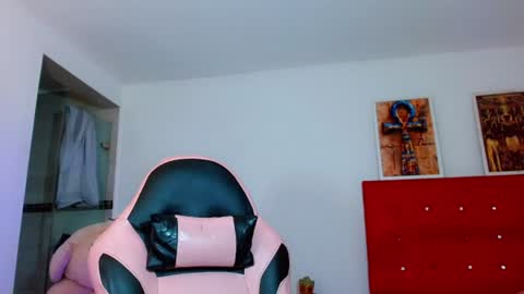 Snapshot of _diva_ts chatting on June 30, 4:52 pm nicol online show from June 30, 4:52 pm