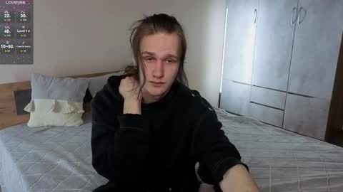 Snapshot of _dream_boys_ chatting on November 17, 10:37 pm _dream_boys_ online show from November 17, 10:37 pm